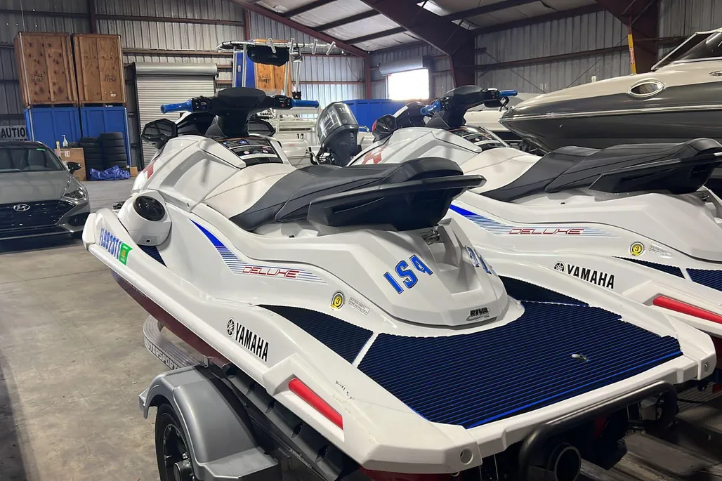 Fiberglass Petrol Yamaha VX C Jet Ski, durable Yamaha VX C jet ski, two-seater jet ski, high-performance Yamaha watercraft, Yamaha VX jet ski for water sports, compact Yamaha jet ski